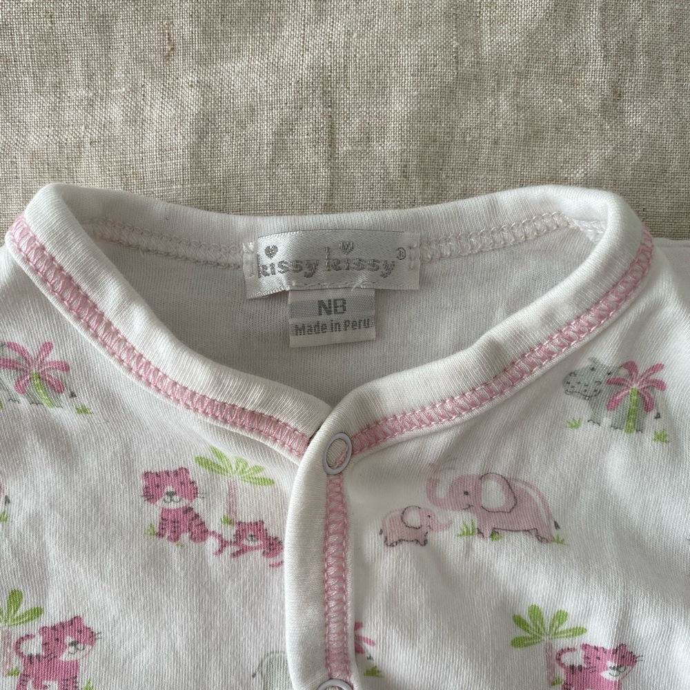 Kissy Kissy newborn onesie - Picture 7 of 7
